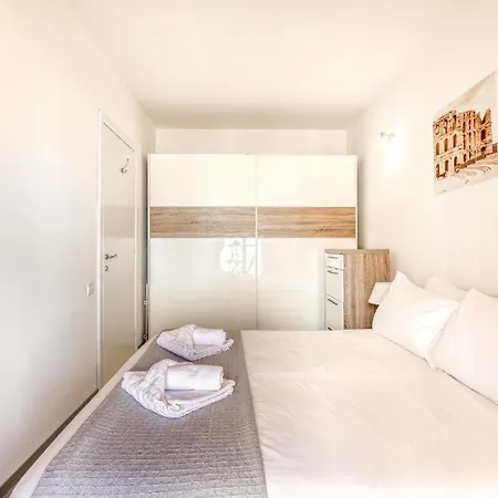 Cozy 1 Bedroom Oasis In The Heart Of St. Julians By 360 Estates *